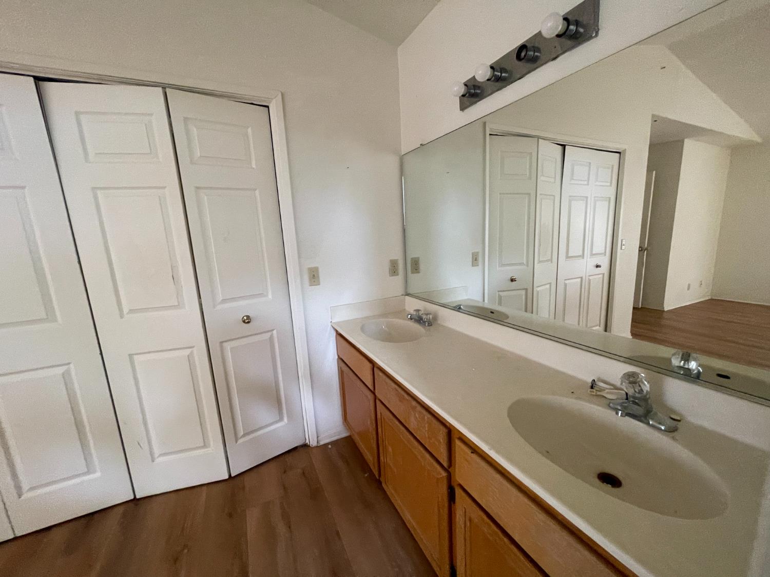 438 Buckeye Springs St, Coalinga, CA 93210