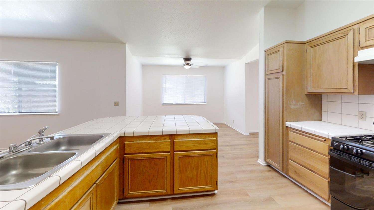 438 Buckeye Springs St, Coalinga, CA 93210