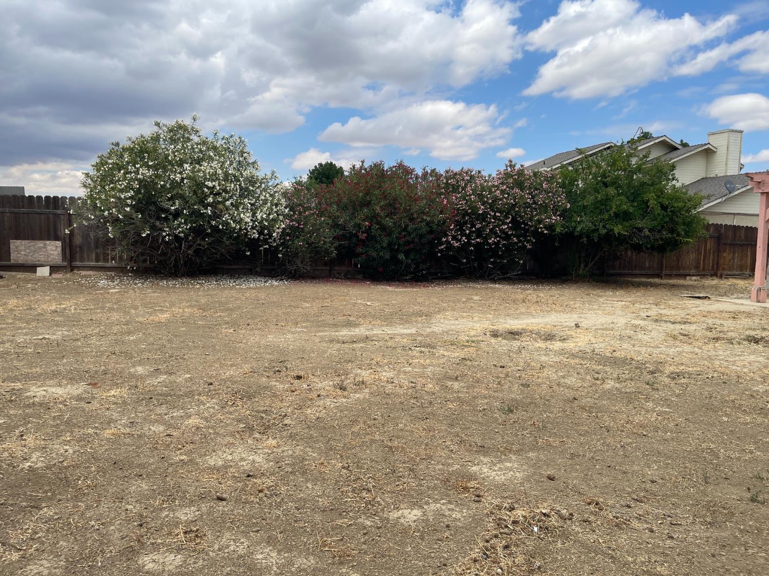 438 Buckeye Springs St, Coalinga, CA 93210
