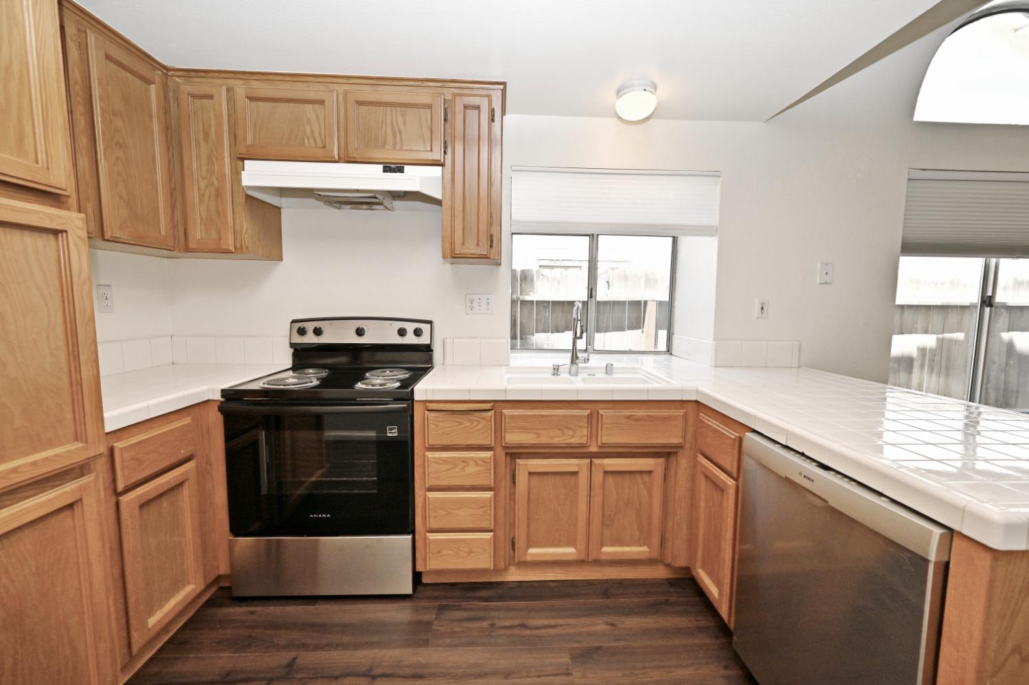 239 W Fallbrook Ave, Clovis, CA 93611