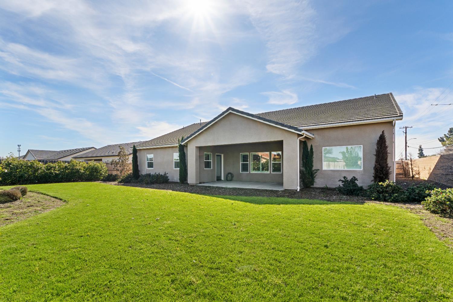 1684 W Berkshire Ln, Hanford, CA 93230