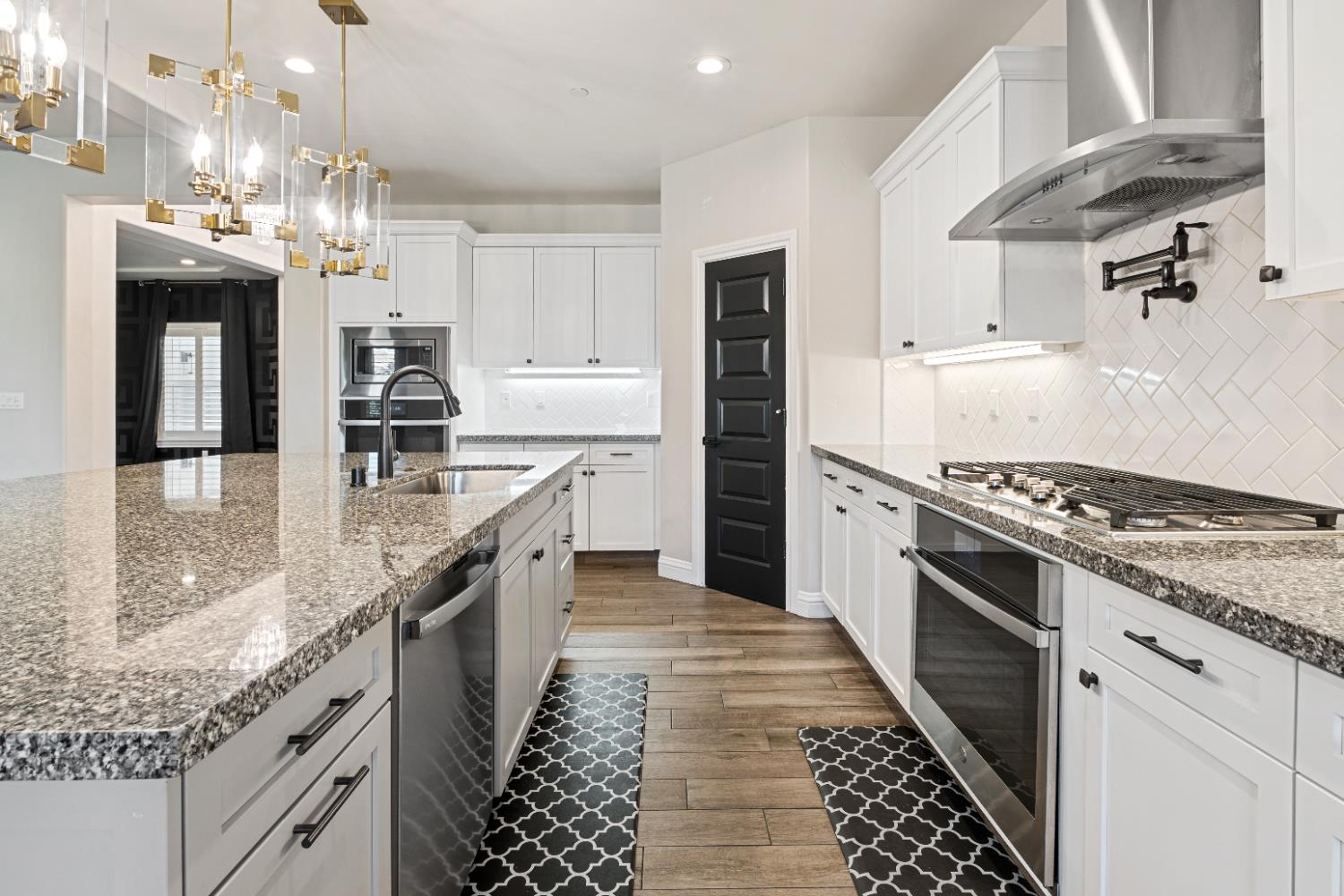 1684 W Berkshire Ln, Hanford, CA 93230