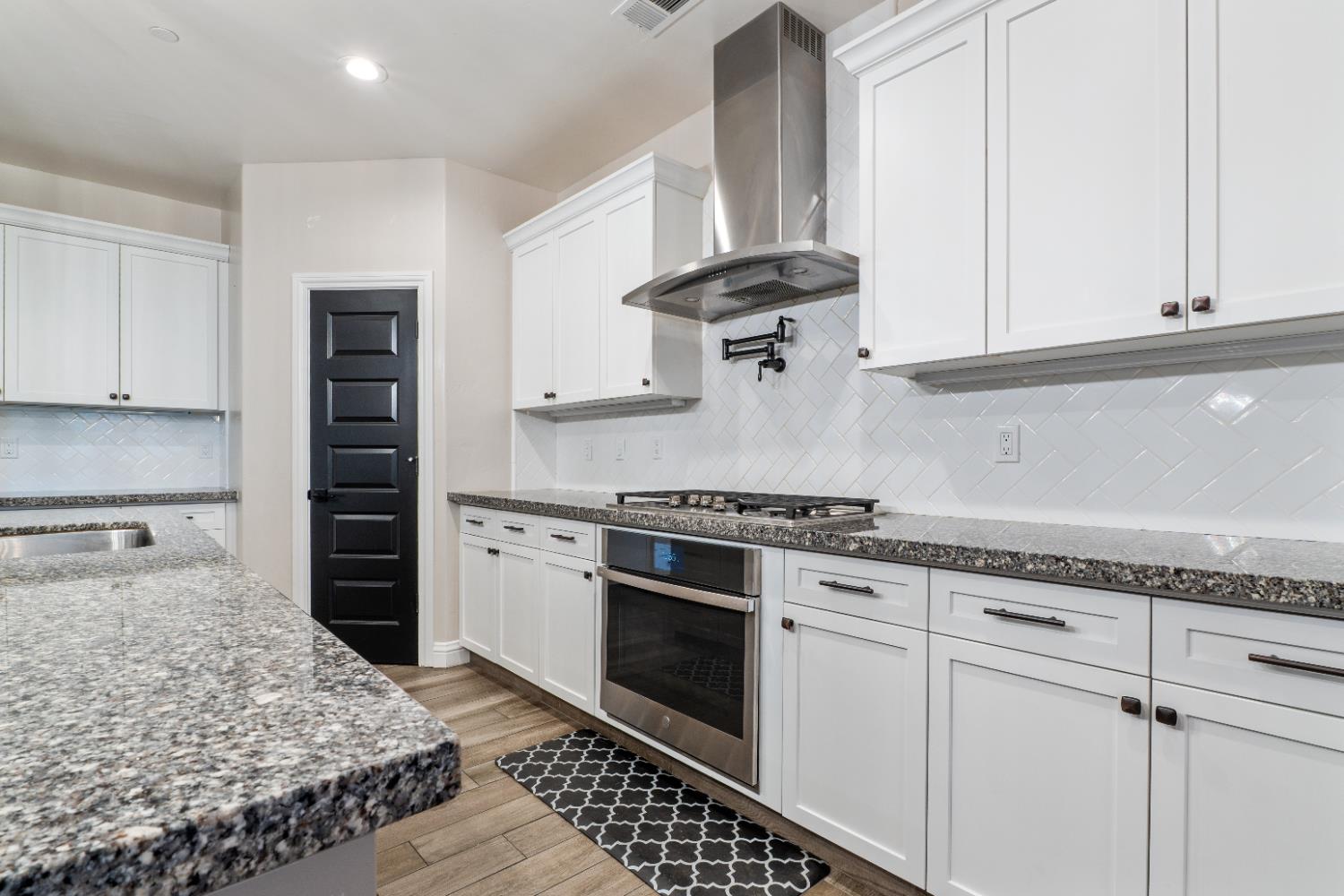 1684 W Berkshire Ln, Hanford, CA 93230