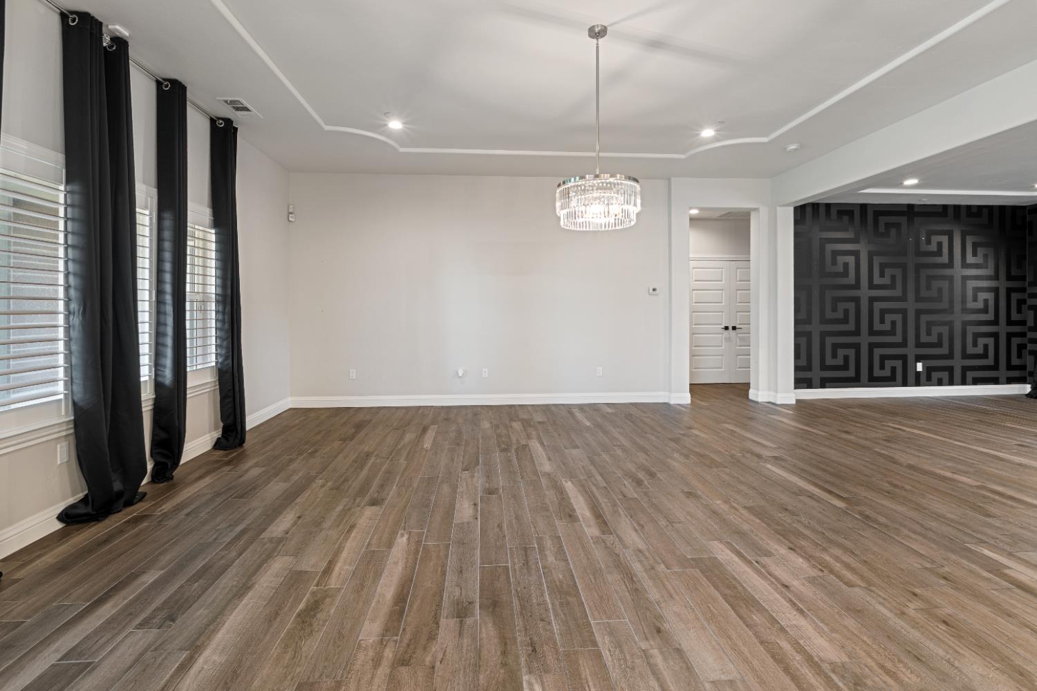 1684 W Berkshire Ln, Hanford, CA 93230