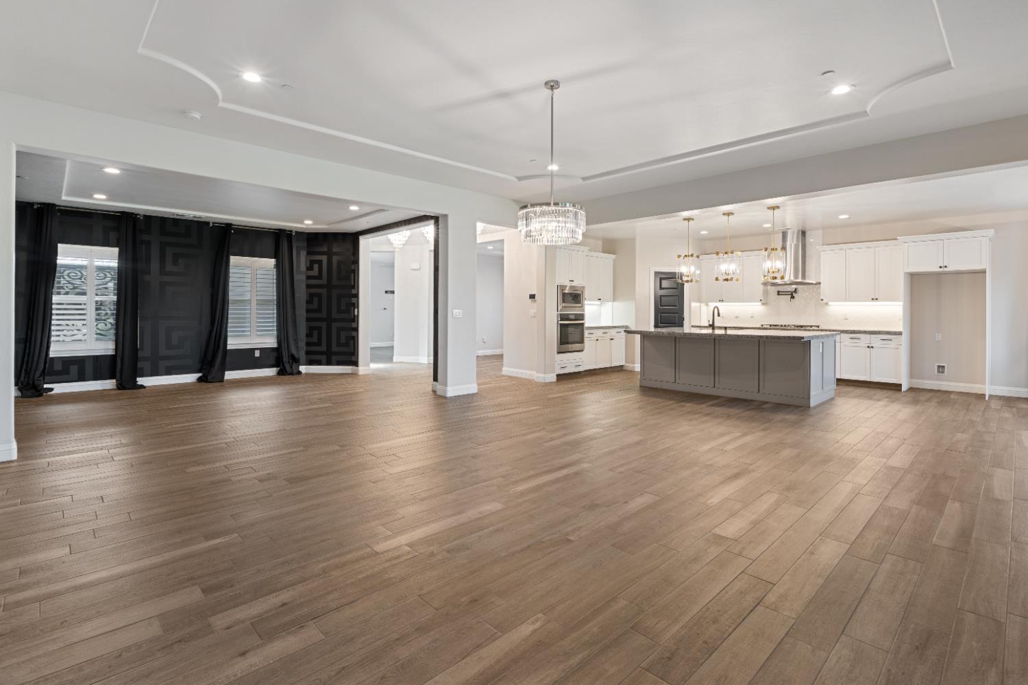 1684 W Berkshire Ln, Hanford, CA 93230