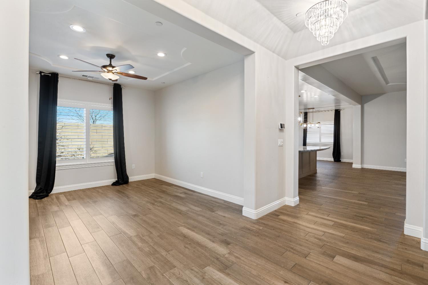 1684 W Berkshire Ln, Hanford, CA 93230