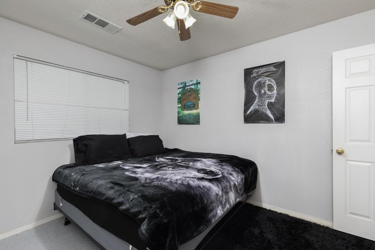 366 N Perry Ave, Dinuba, CA 93618