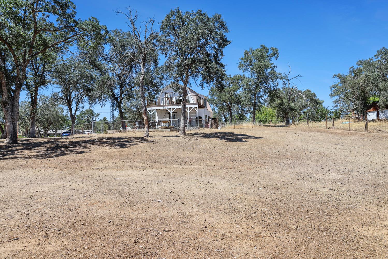 29696 Auberry Rd, Prather, CA 93651