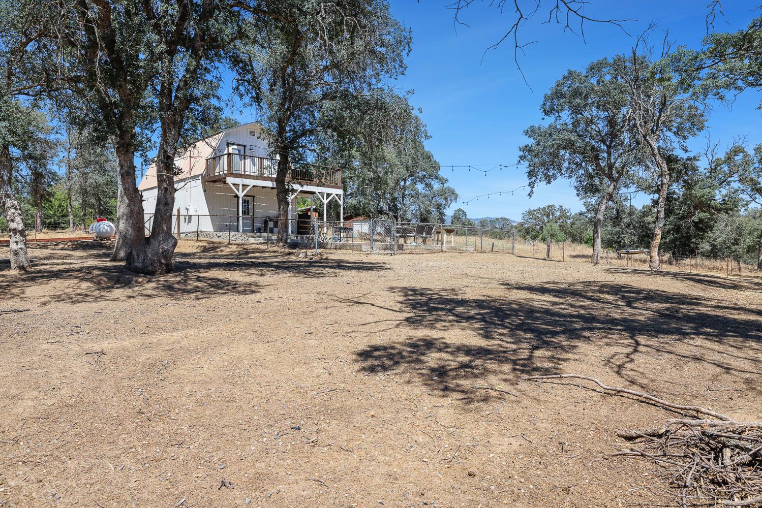 29696 Auberry Rd, Prather, CA 93651