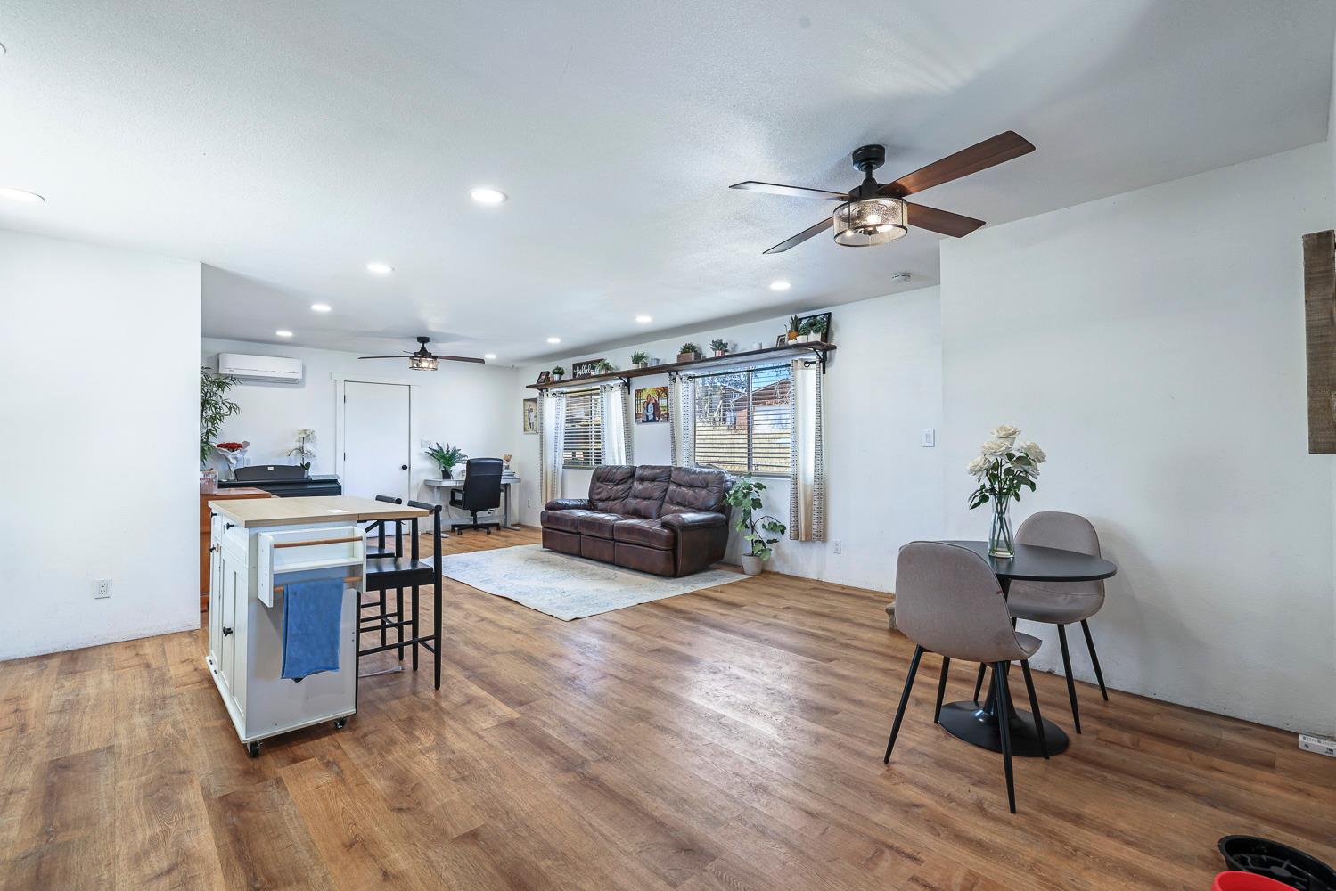 29696 Auberry Rd, Prather, CA 93651