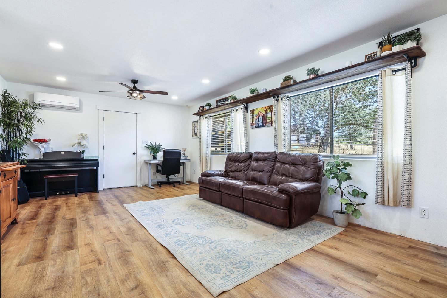 29696 Auberry Rd, Prather, CA 93651