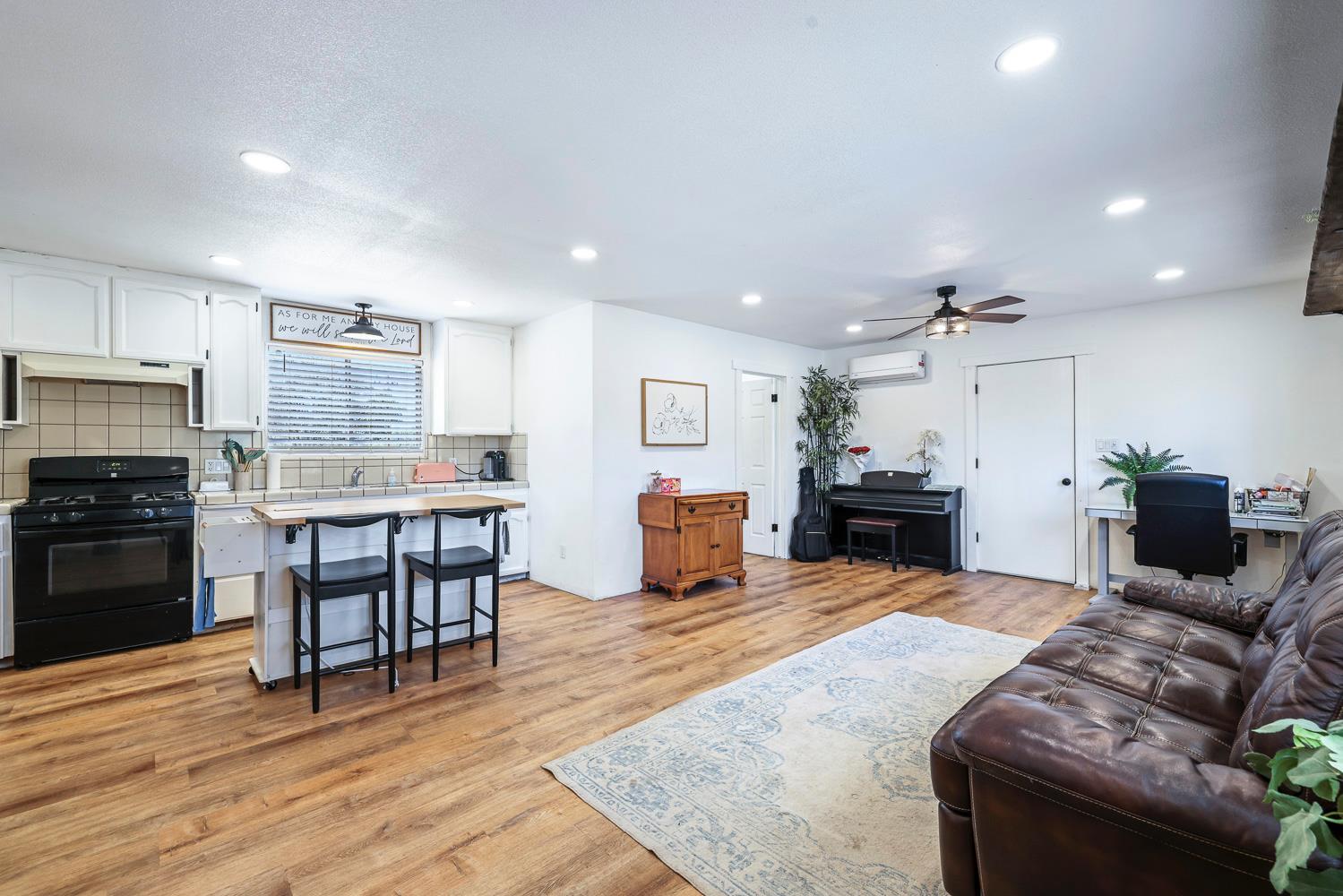 29696 Auberry Rd, Prather, CA 93651