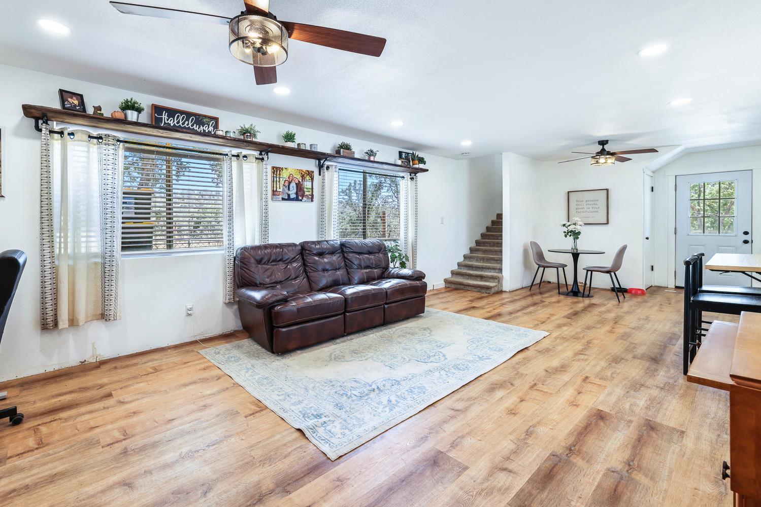 29696 Auberry Rd, Prather, CA 93651