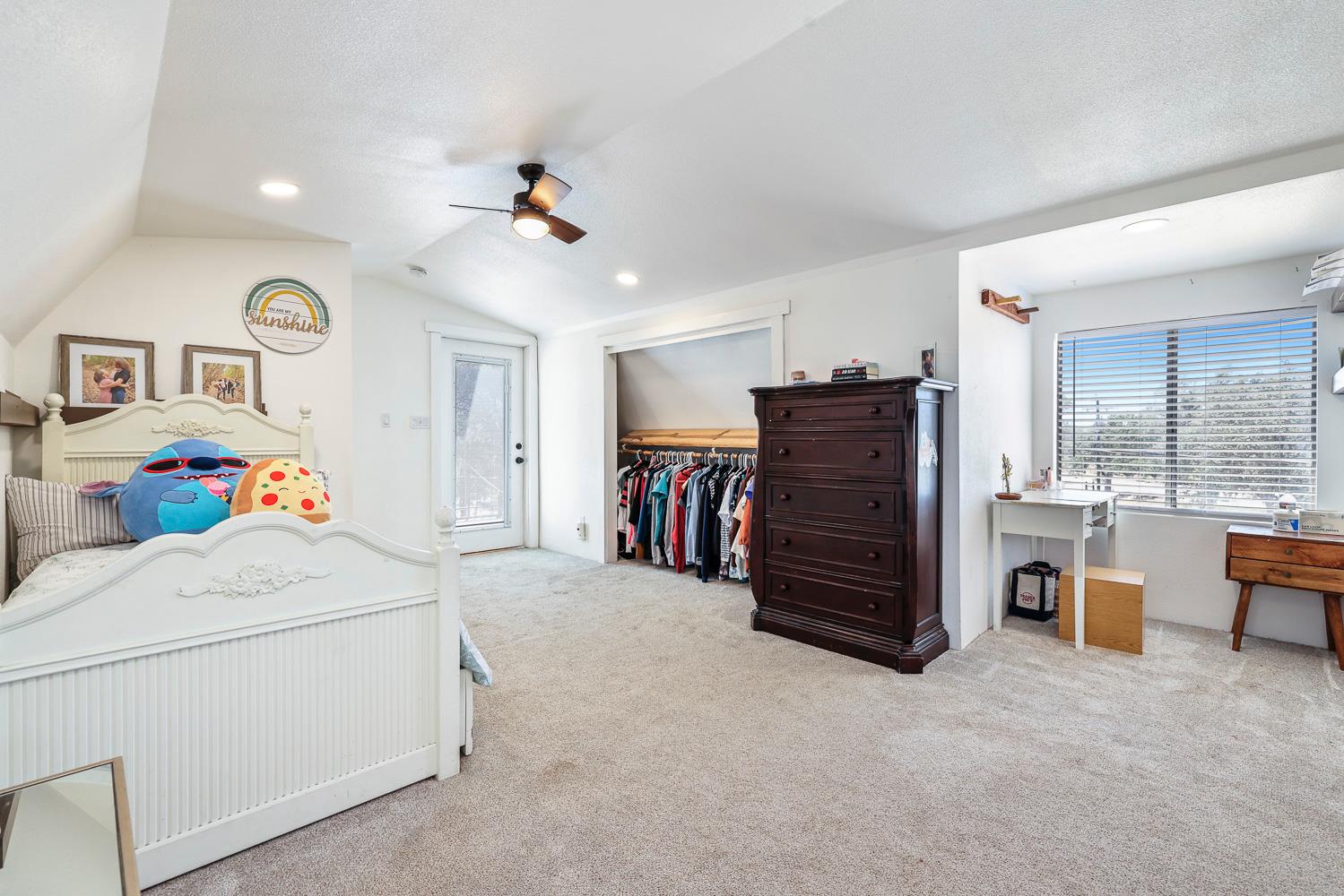 29696 Auberry Rd, Prather, CA 93651