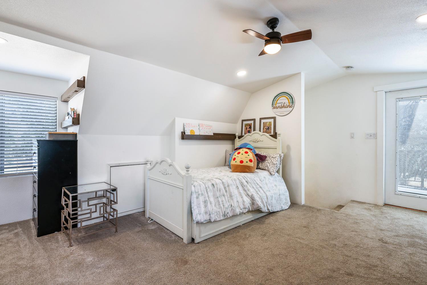 29696 Auberry Rd, Prather, CA 93651