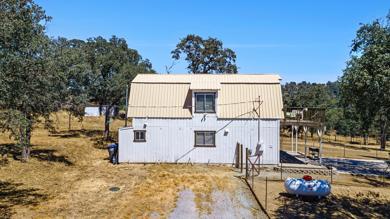 29696 Auberry Rd, Prather, CA 93651