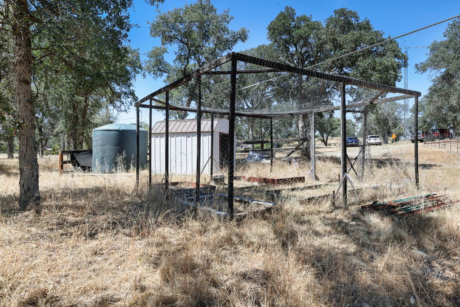 29696 Auberry Rd, Prather, CA 93651