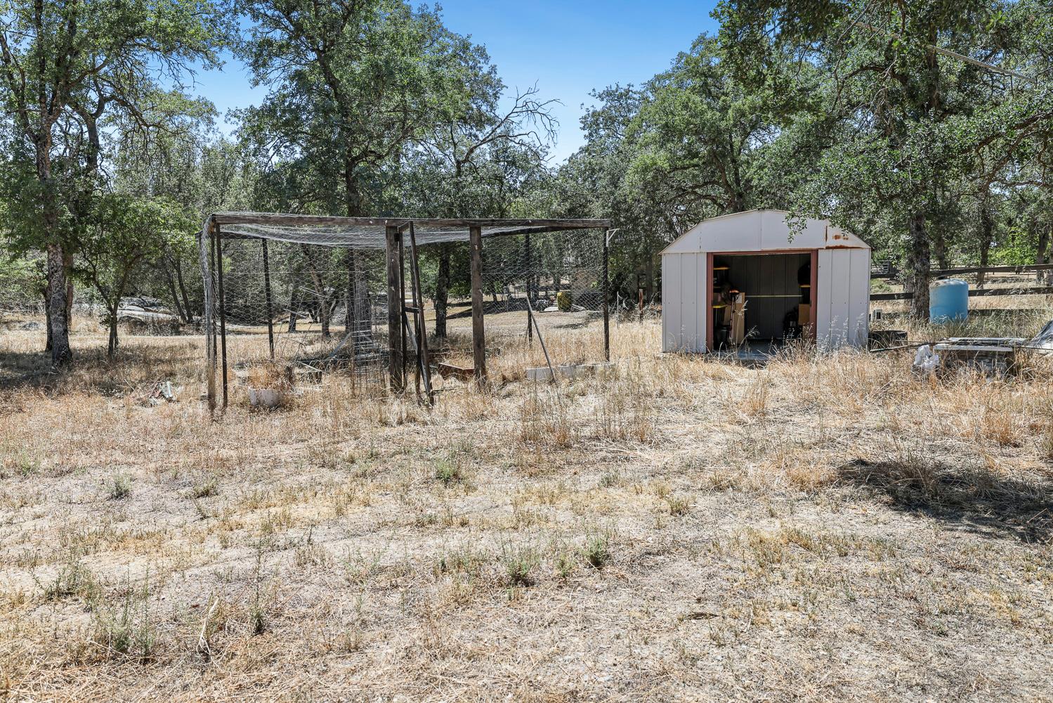 29696 Auberry Rd, Prather, CA 93651