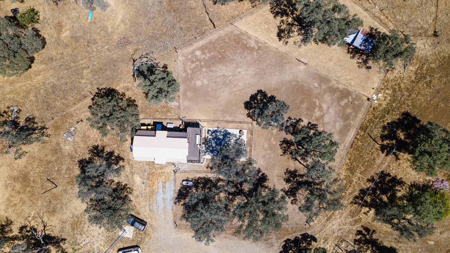29696 Auberry Rd, Prather, CA 93651