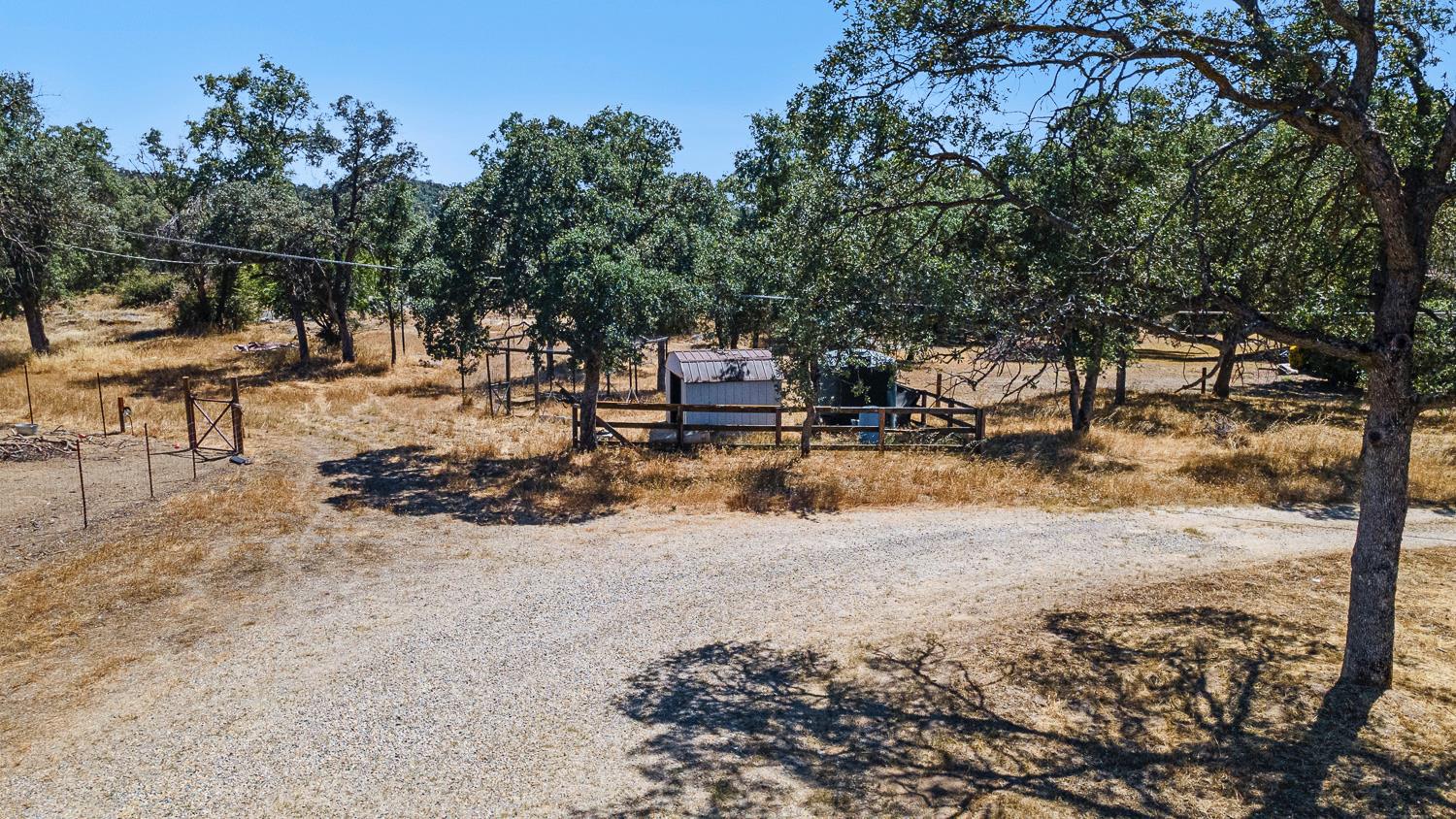 29696 Auberry Rd, Prather, CA 93651