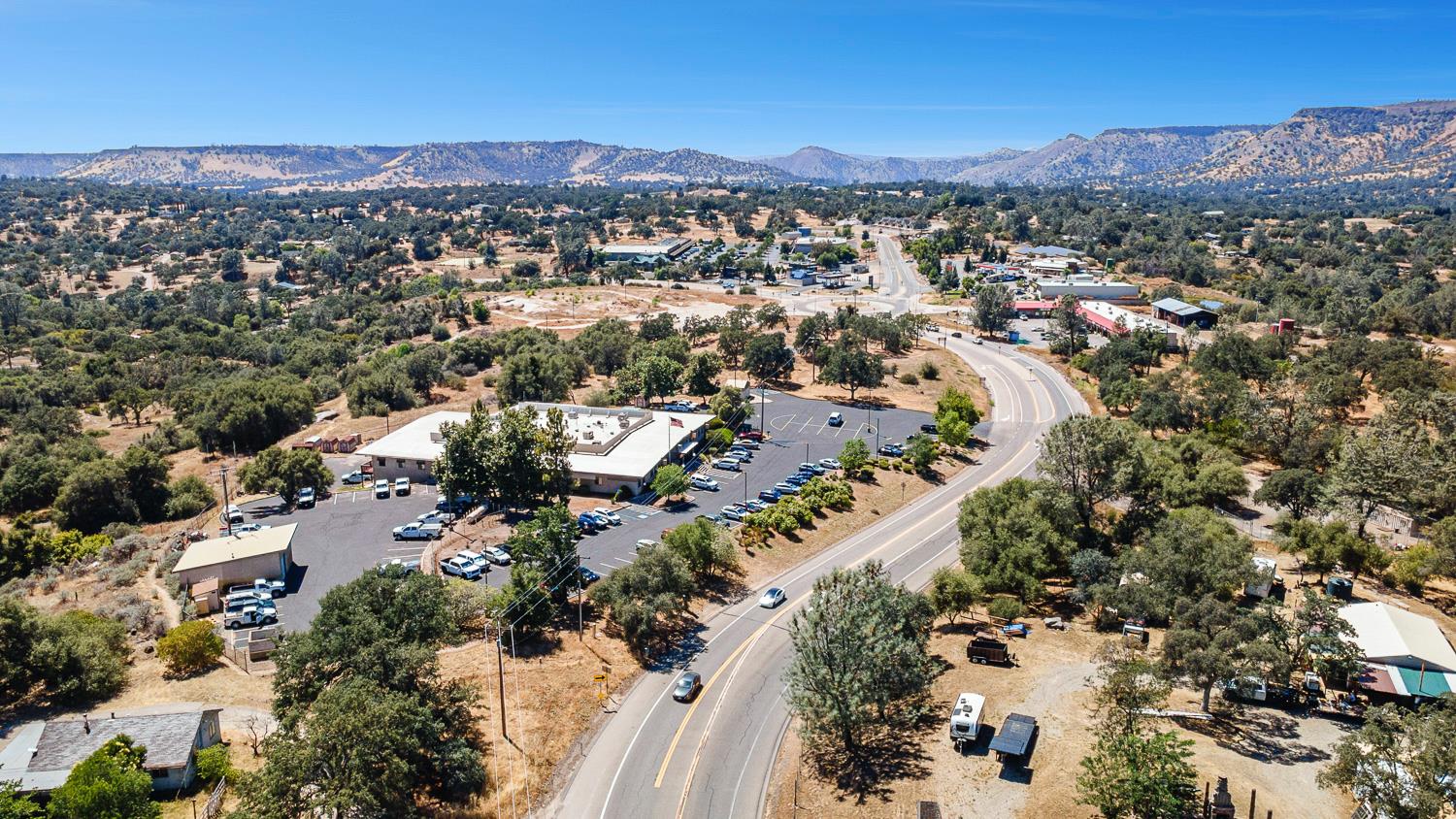 29696 Auberry Rd, Prather, CA 93651
