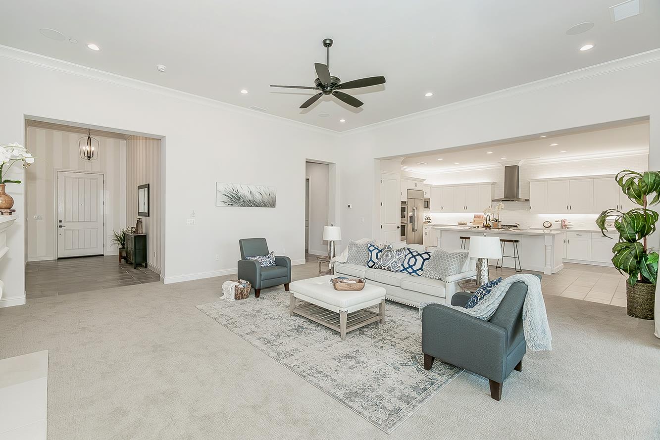 11609 N Sandy Par Dr, Fresno, CA 93730