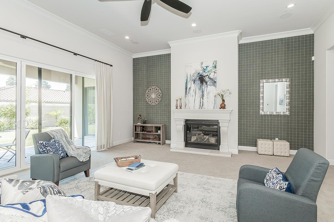 11609 N Sandy Par Dr, Fresno, CA 93730