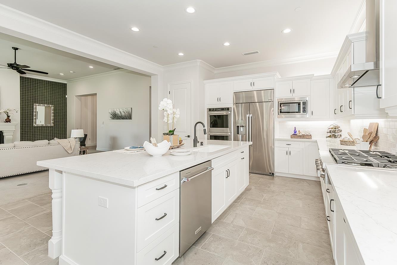 11609 N Sandy Par Dr, Fresno, CA 93730