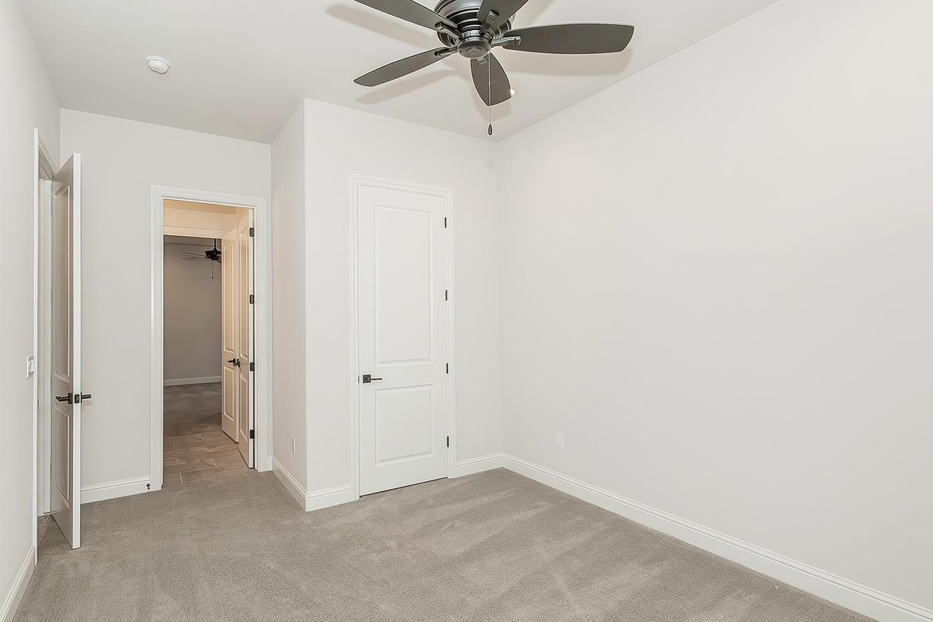 11609 N Sandy Par Dr, Fresno, CA 93730