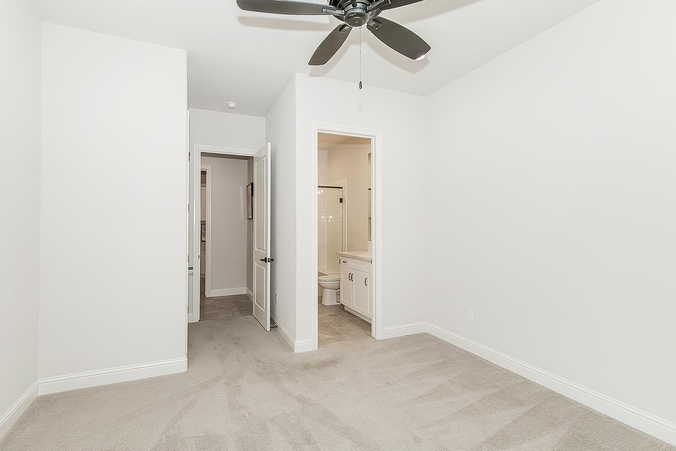 11609 N Sandy Par Dr, Fresno, CA 93730