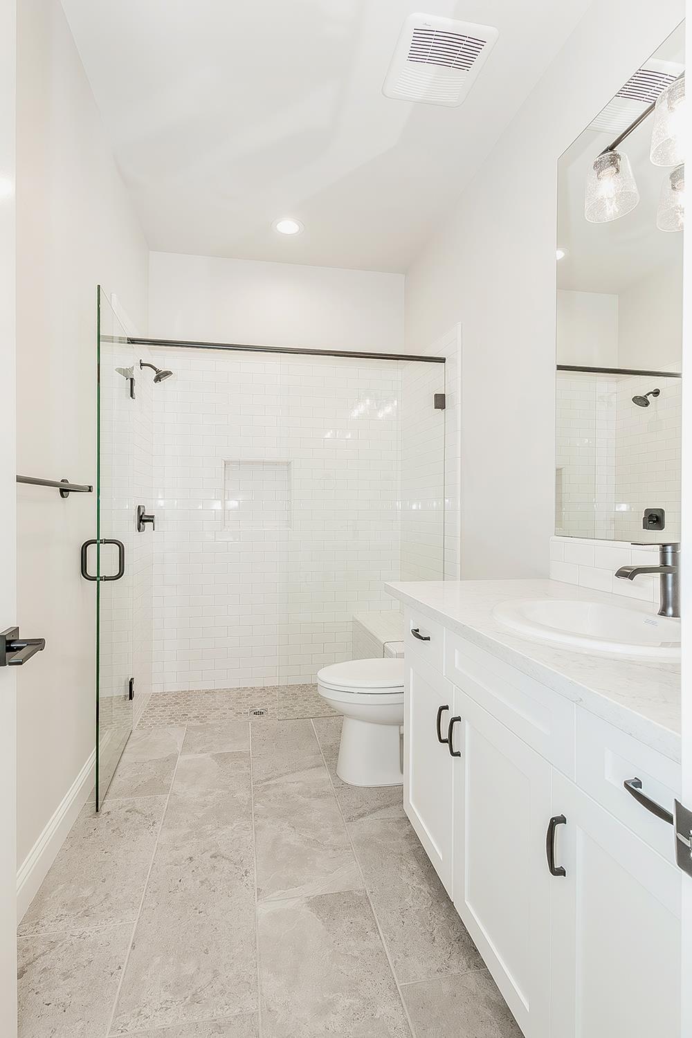 11609 N Sandy Par Dr, Fresno, CA 93730