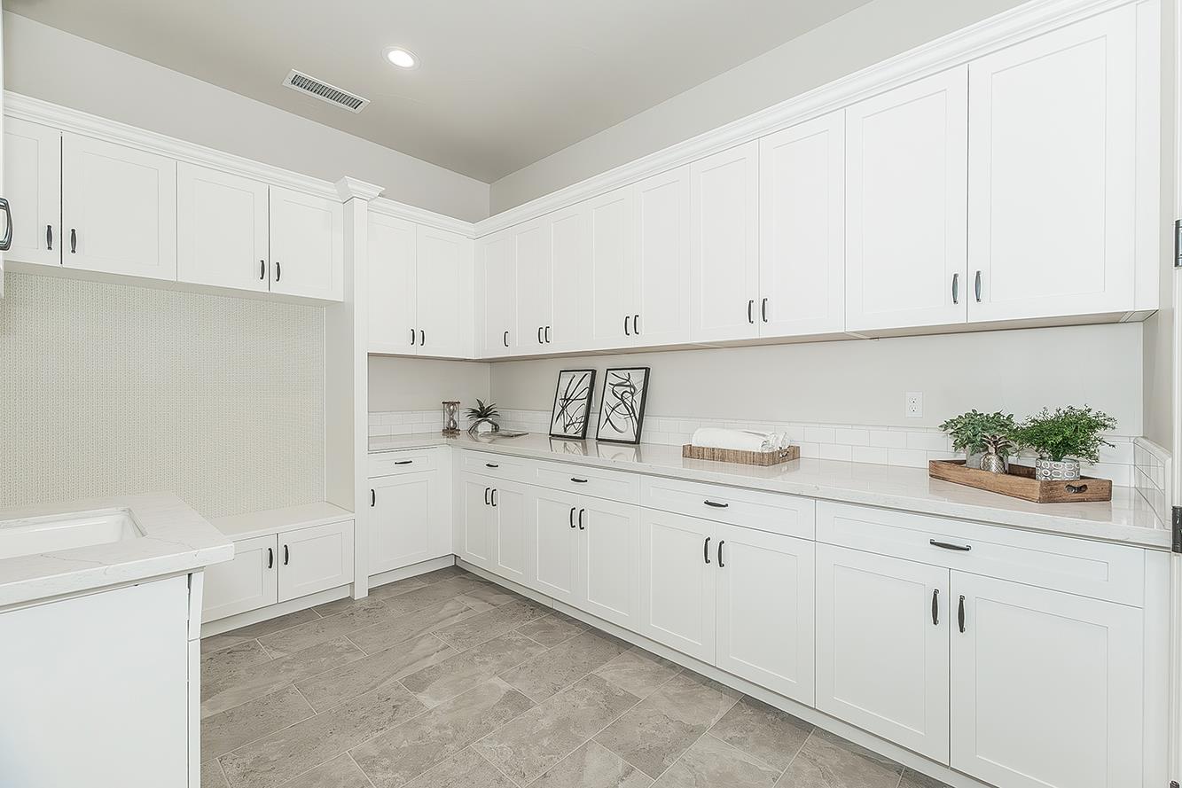 11609 N Sandy Par Dr, Fresno, CA 93730