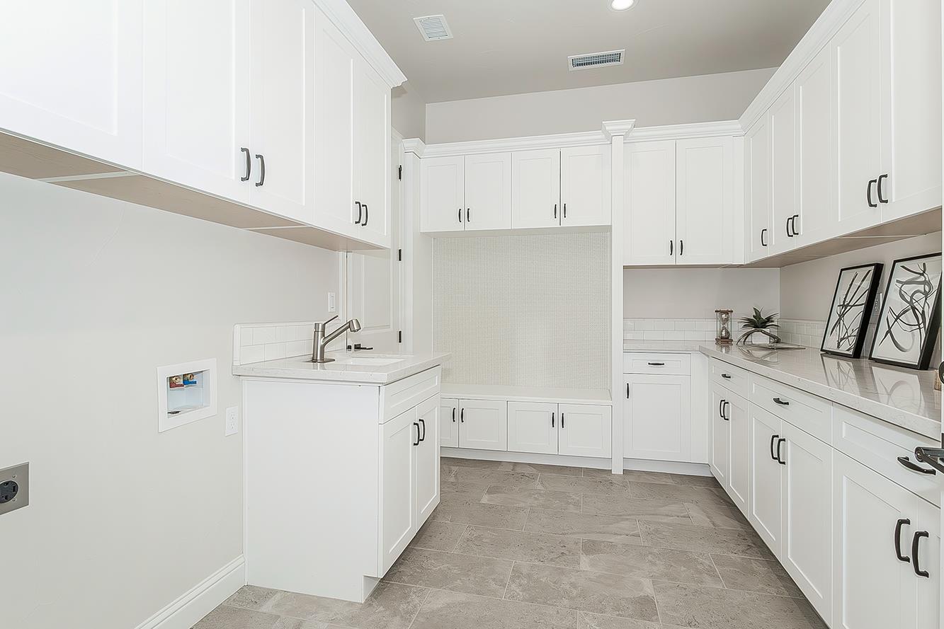 11609 N Sandy Par Dr, Fresno, CA 93730
