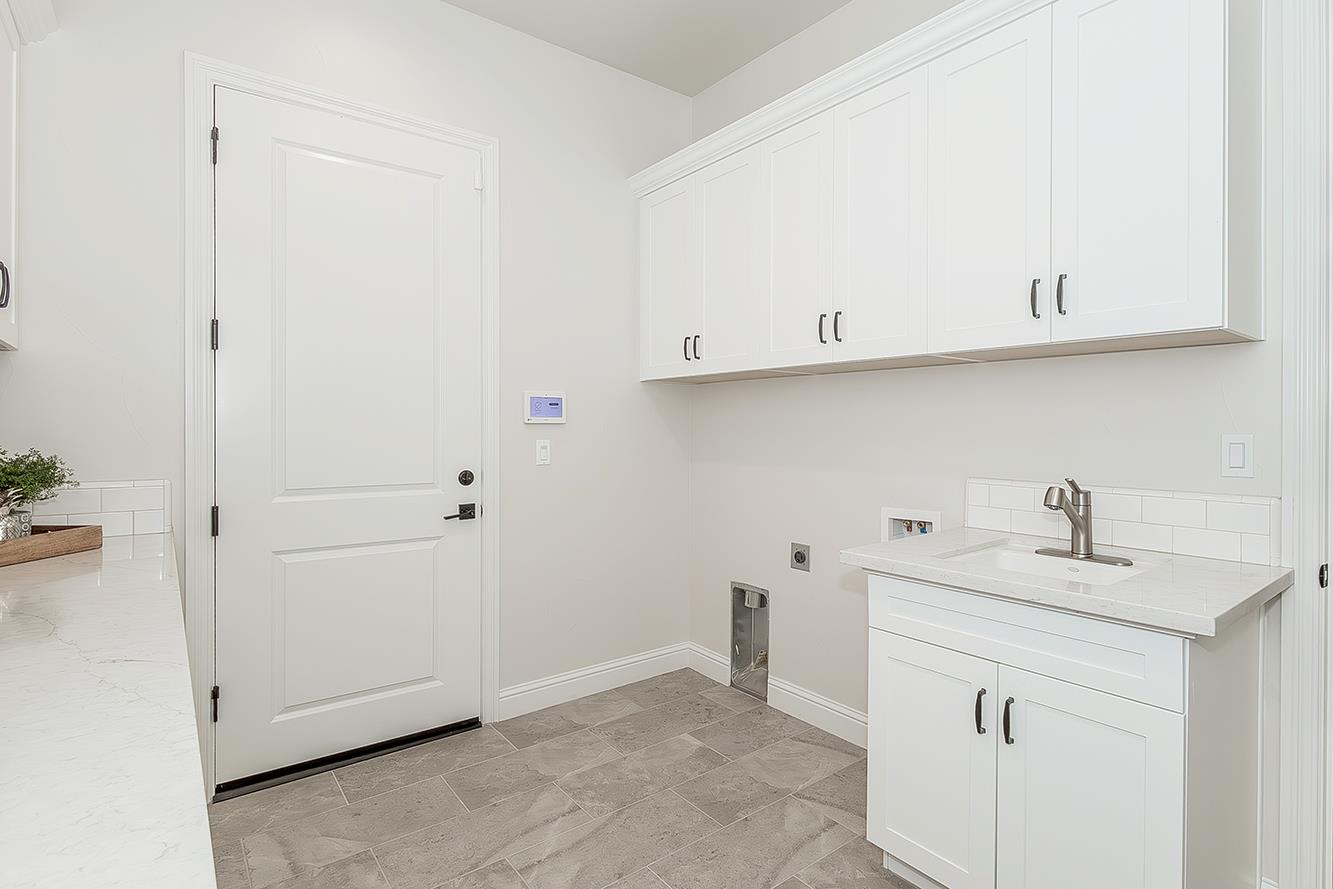 11609 N Sandy Par Dr, Fresno, CA 93730