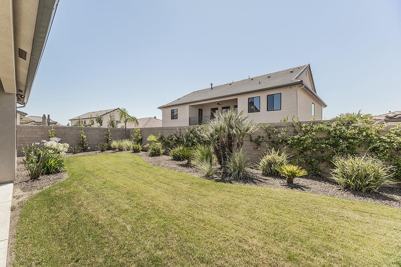 11609 N Sandy Par Dr, Fresno, CA 93730