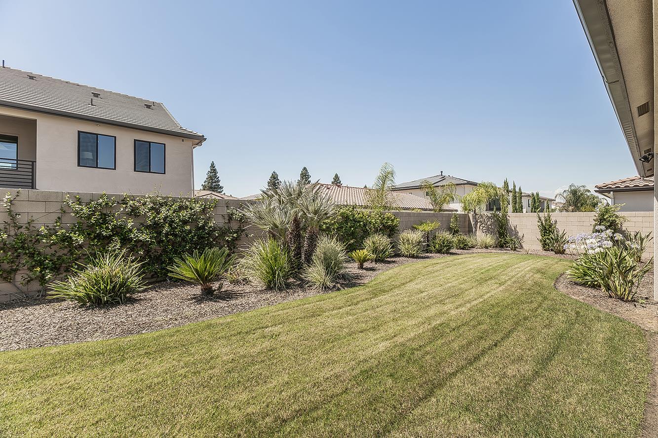 11609 N Sandy Par Dr, Fresno, CA 93730