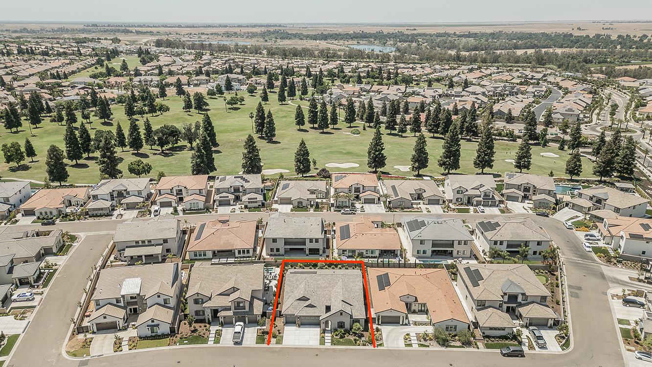 11609 N Sandy Par Dr, Fresno, CA 93730
