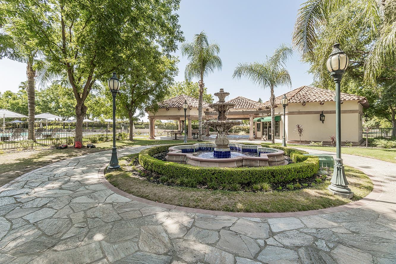 11609 N Sandy Par Dr, Fresno, CA 93730
