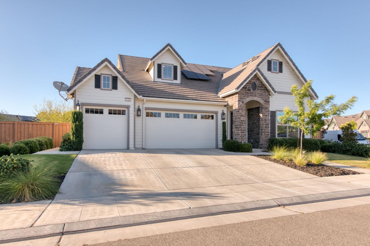 2308 E Mazie Ave, Fresno, CA 93730