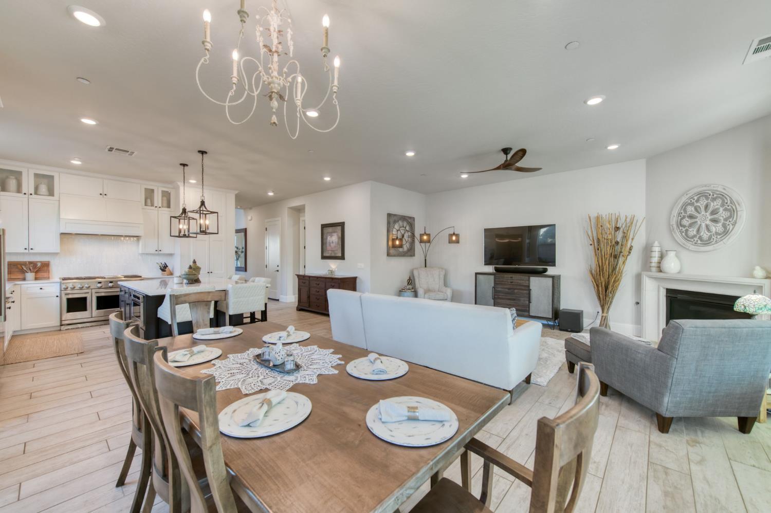 2308 E Mazie Ave, Fresno, CA 93730