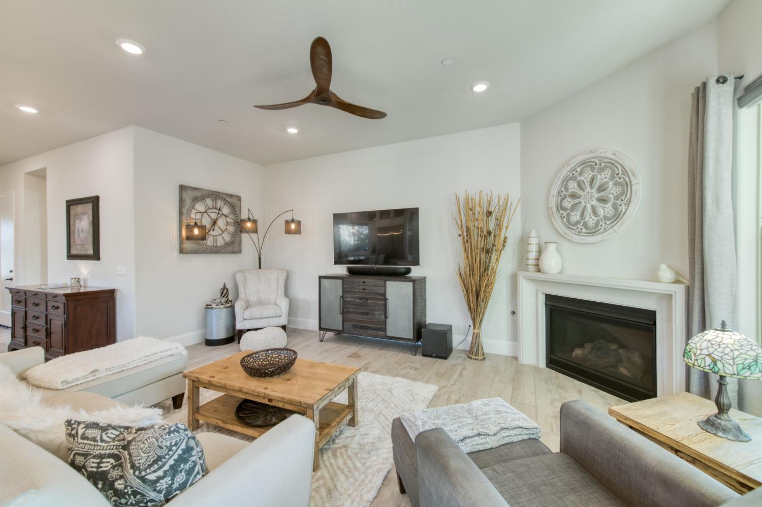 2308 E Mazie Ave, Fresno, CA 93730