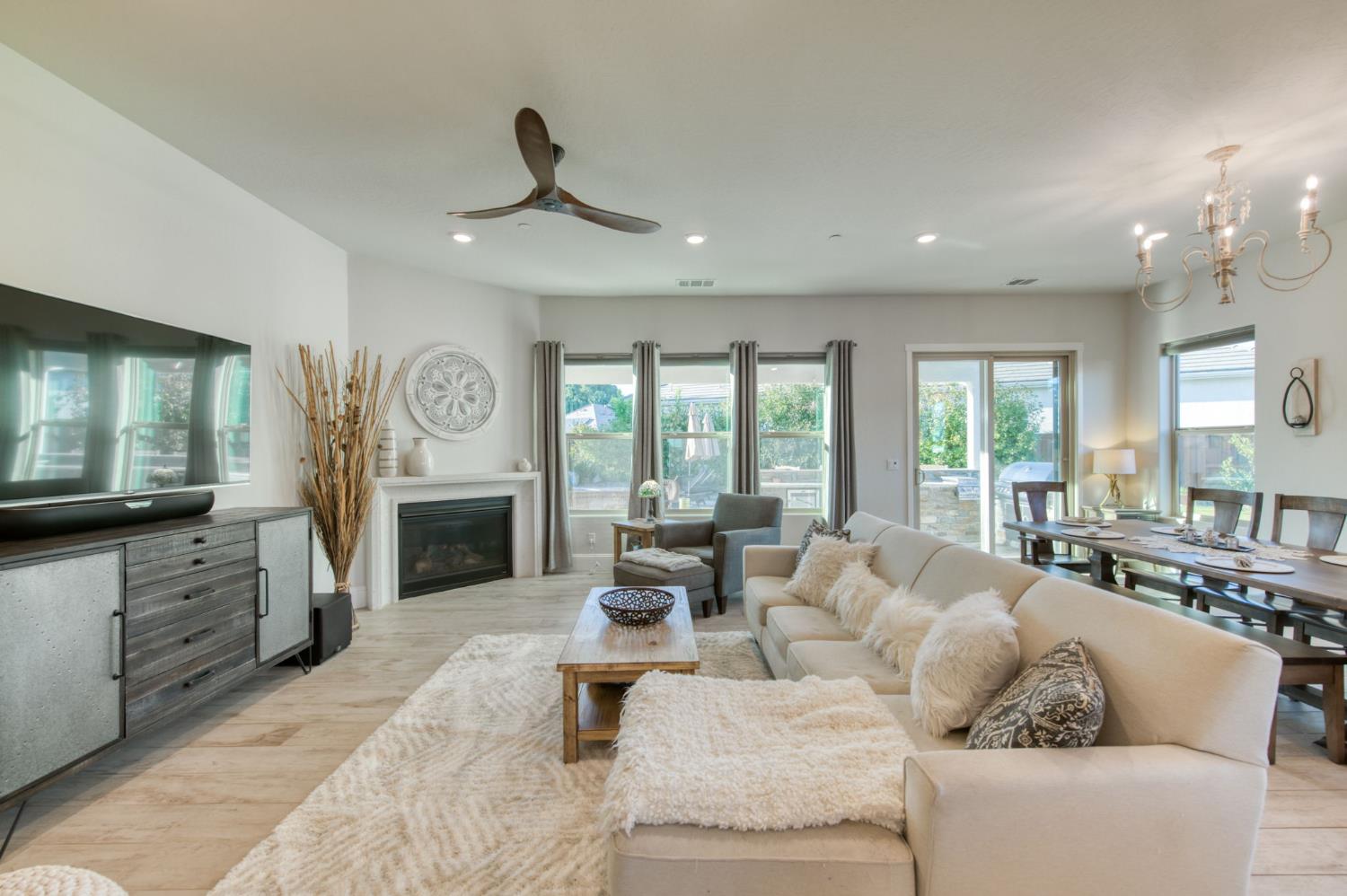 2308 E Mazie Ave, Fresno, CA 93730