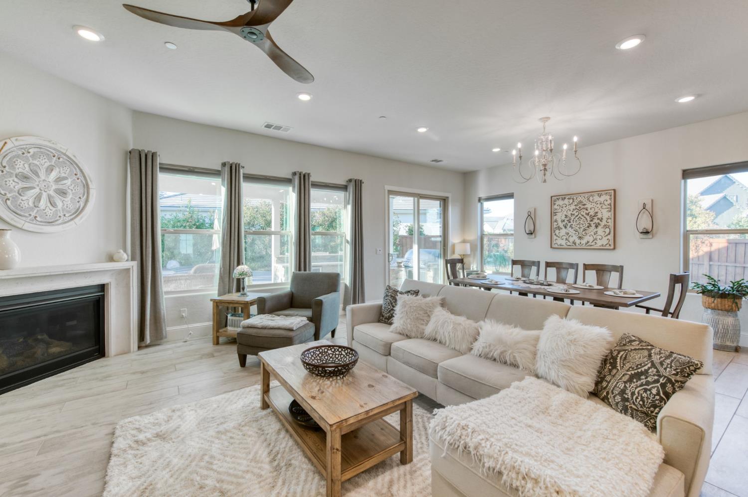 2308 E Mazie Ave, Fresno, CA 93730