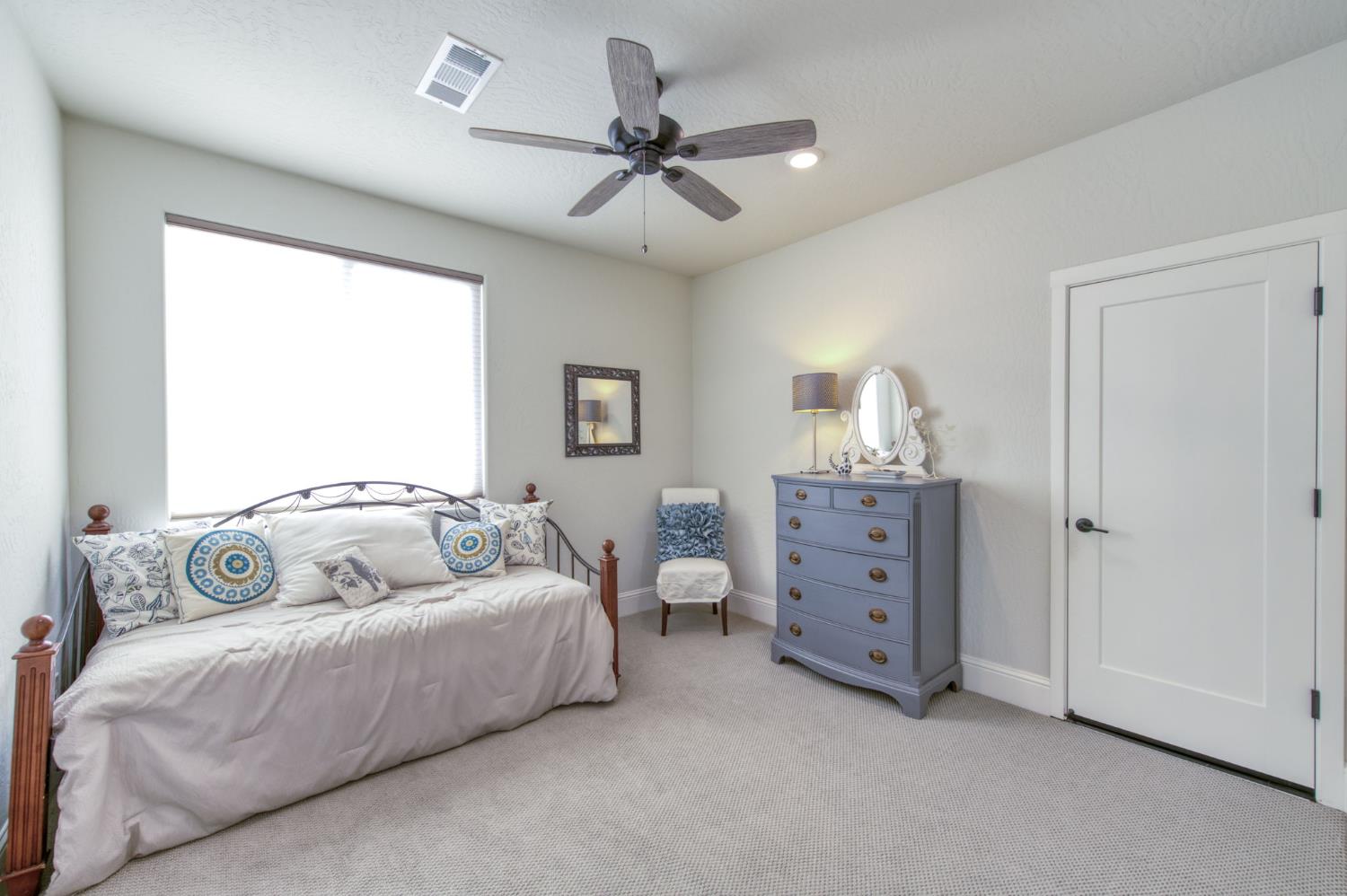 2308 E Mazie Ave, Fresno, CA 93730