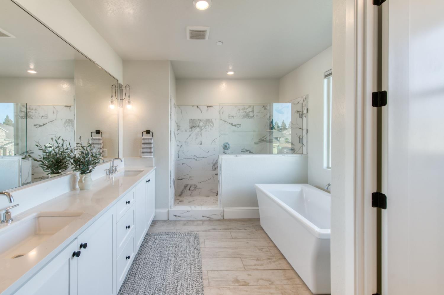 2308 E Mazie Ave, Fresno, CA 93730