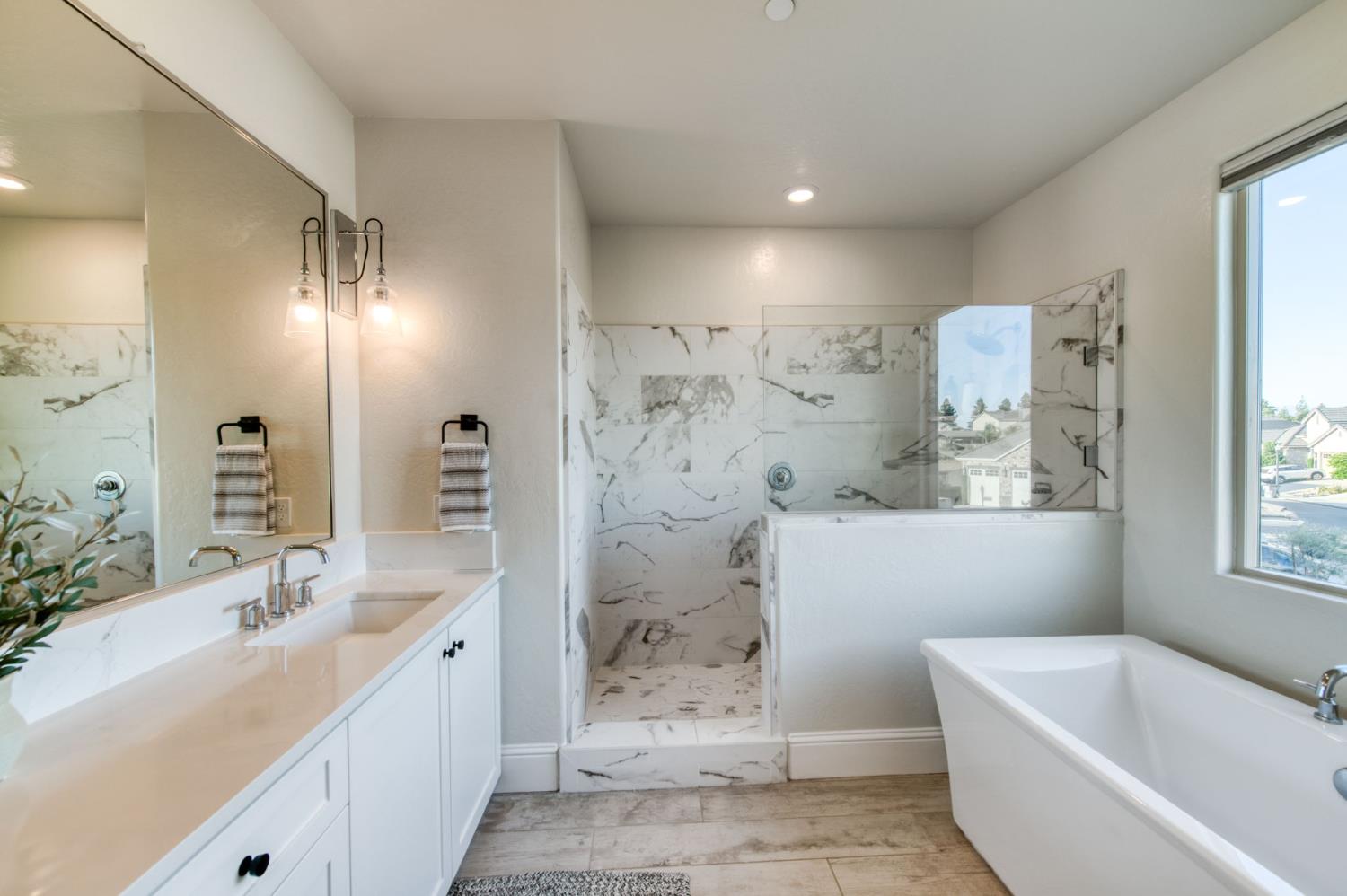 2308 E Mazie Ave, Fresno, CA 93730