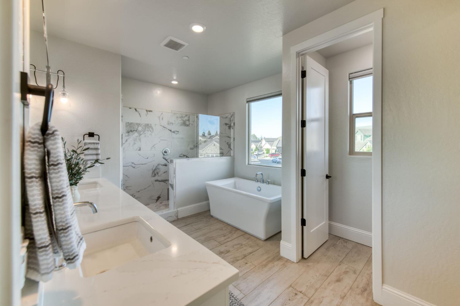 2308 E Mazie Ave, Fresno, CA 93730
