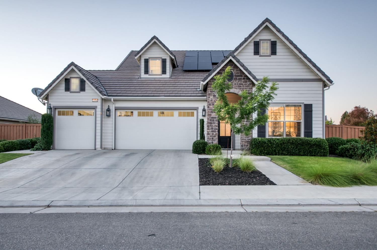 2308 E Mazie Ave, Fresno, CA 93730
