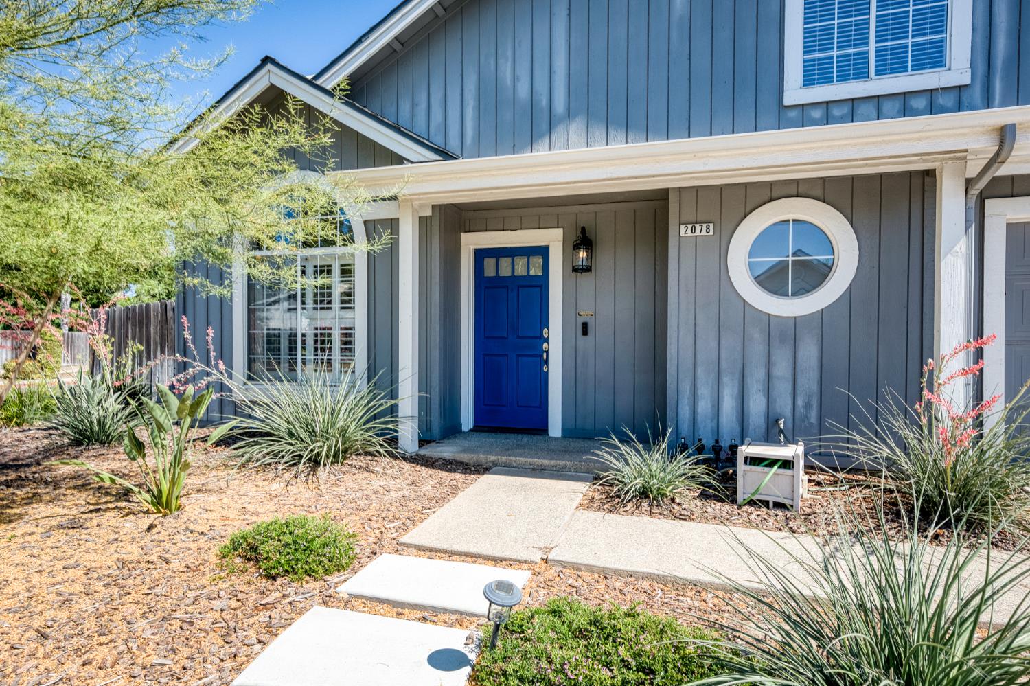 2078 E Pinedale Ave, Fresno, CA 93720
