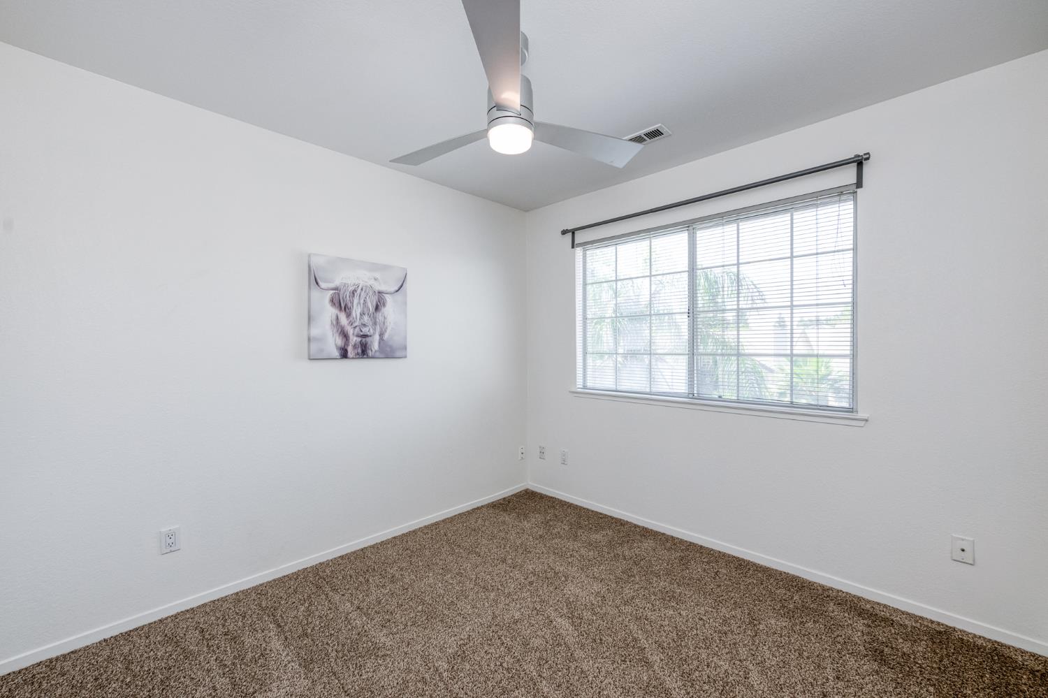 2078 E Pinedale Ave, Fresno, CA 93720